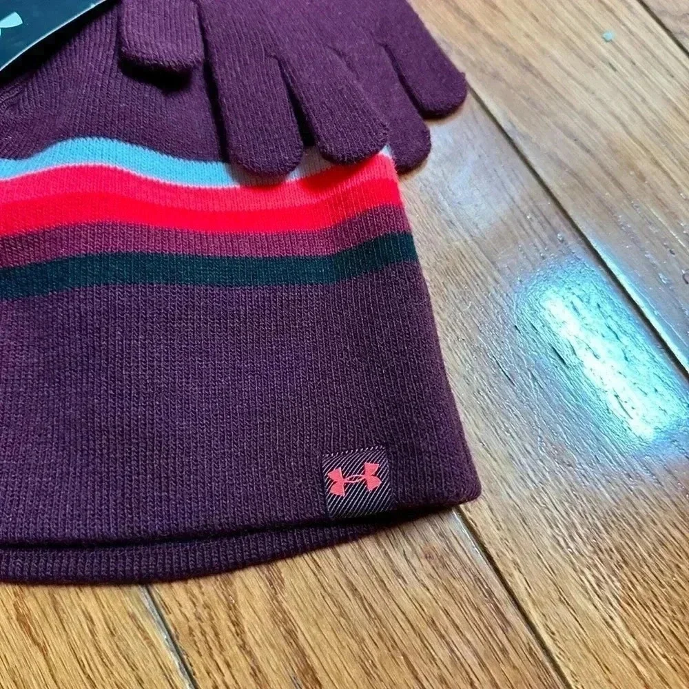 New‎ boys Under Armour YOUTH UA winter hat & gloves Combo- maroon retail $20